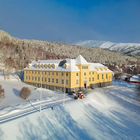 Solhov, Castle Of The Lyngen Alps Pensionat *