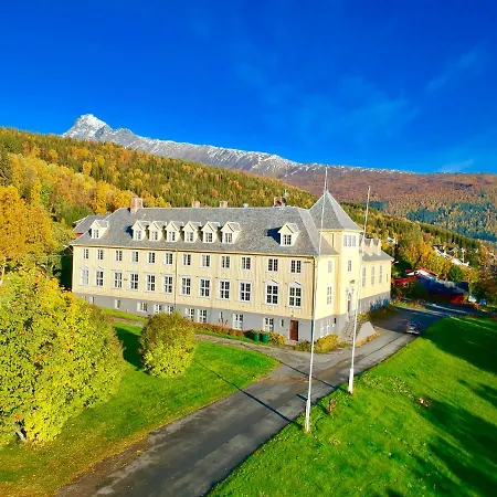 Solhov, Castle Of The Lyngen Alps * Lyngseidet