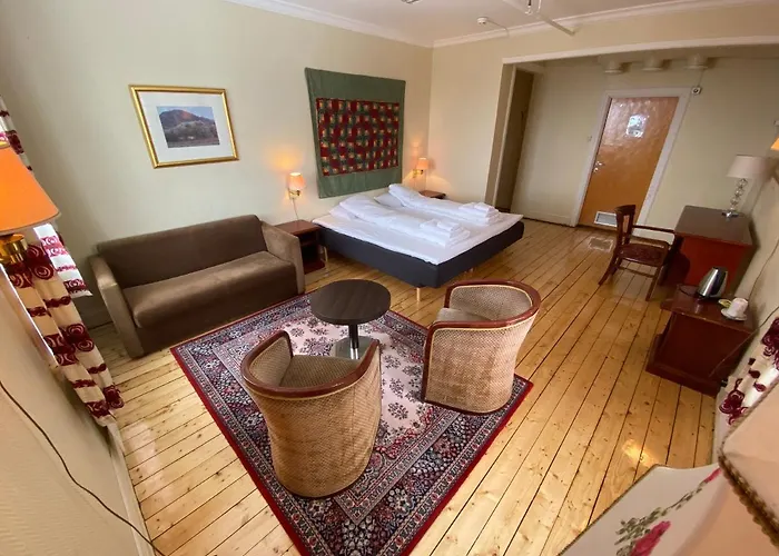 Πανσιόν Solhov, Castle Of The Lyngen Alps *