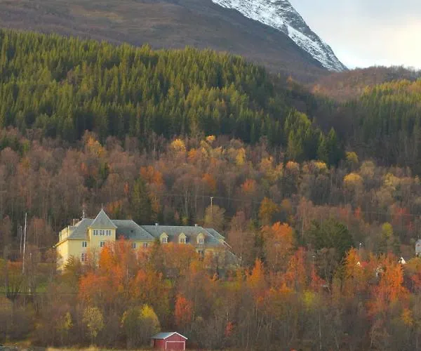 Solhov, Castle Of The Lyngen Alps Πανσιόν