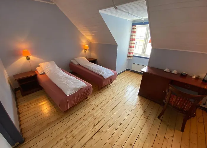 Solhov, Castle Of The Lyngen Alps Lyngseidet