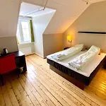 Solhov, Castle Of The Lyngen Alps Lyngseidet